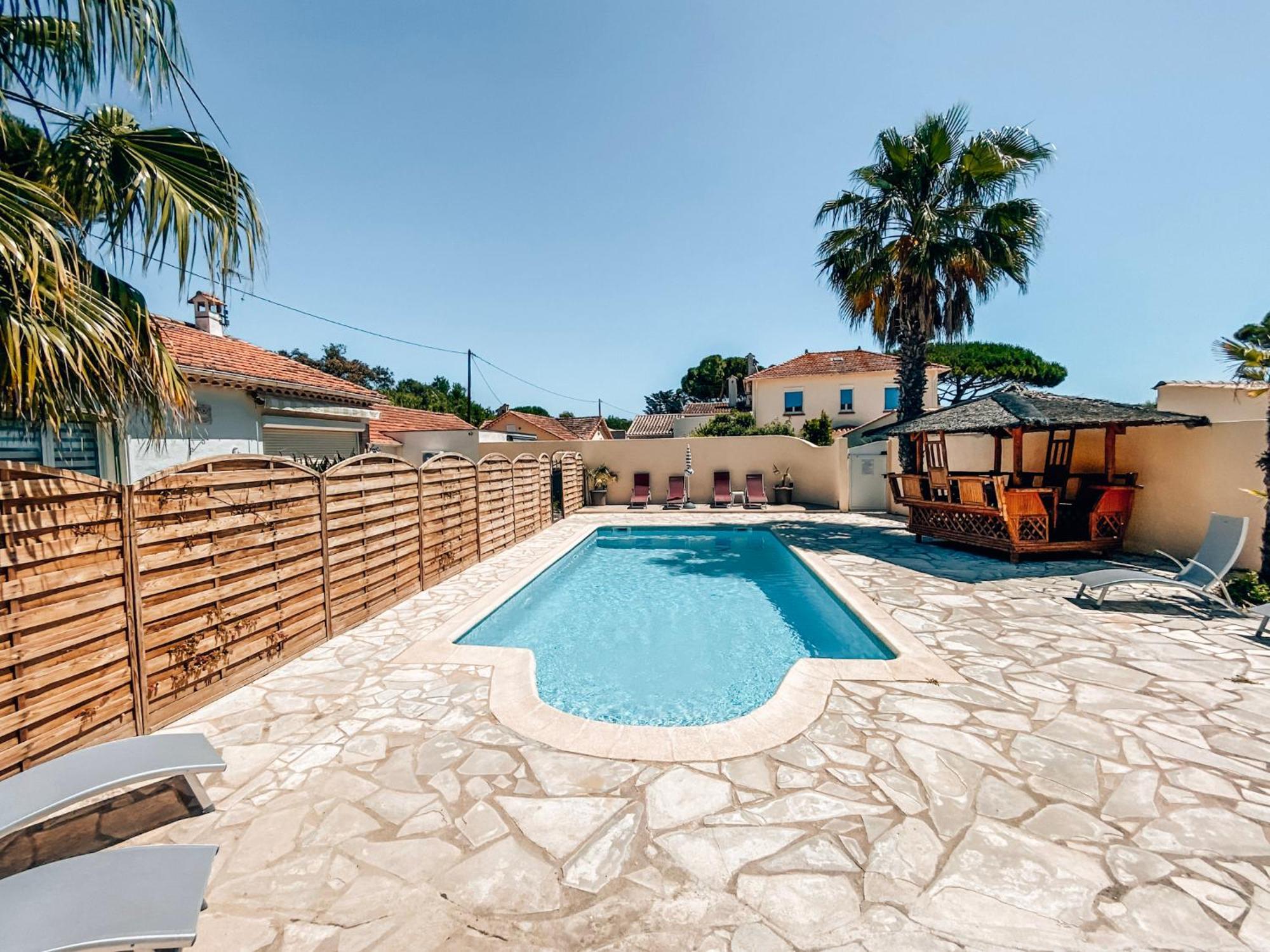 Reve D'Azur En Bord De Mer A La Nartelle Avec Piscine Dans La Residence, Terrasse, Bbq, 2 Chambres 2 Sdb Logement De 35M2 Draps Inclus Sainte-Maxime Eksteriør bilde
