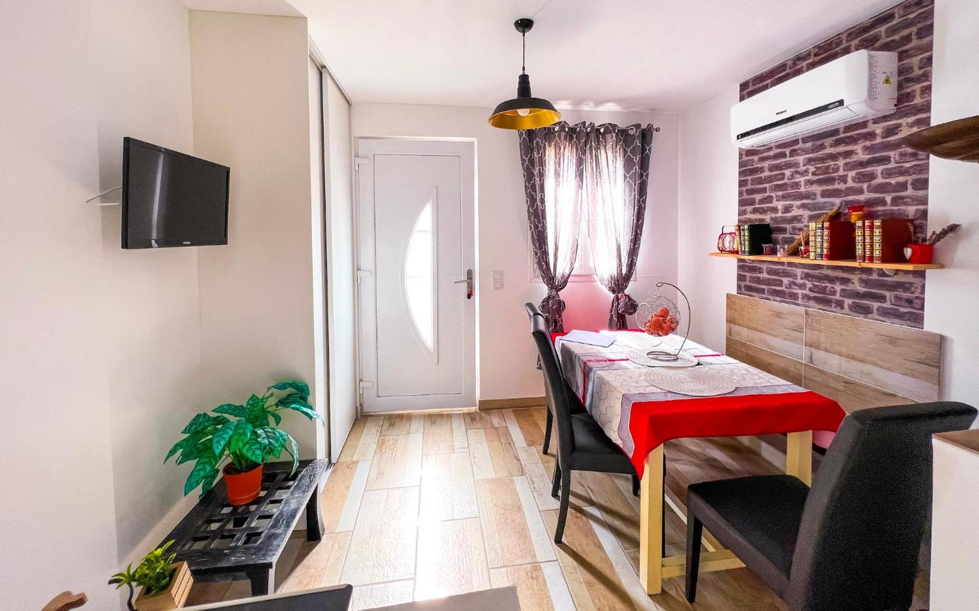 Reve D'Azur En Bord De Mer A La Nartelle Avec Piscine Dans La Residence, Terrasse, Bbq, 2 Chambres 2 Sdb Logement De 35M2 Draps Inclus Sainte-Maxime Eksteriør bilde